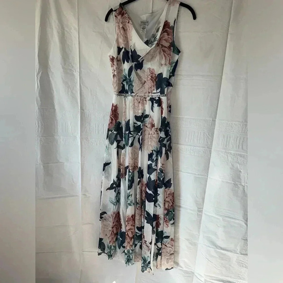 NWT Floral Dress With Rhinestone Waist/shimmer fabric - Picture 4 of 16